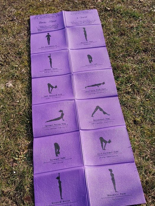 Składana mata do jogi + pasek do rozciągania pilates