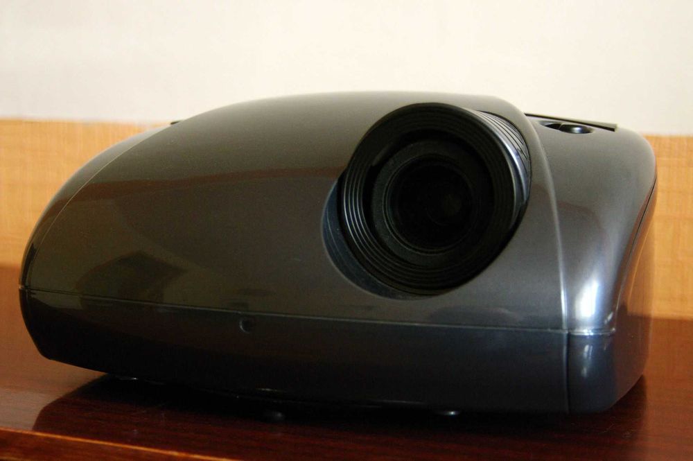 Проектор SIM2 для домашнього кінотеатру. MADE IN ITALY