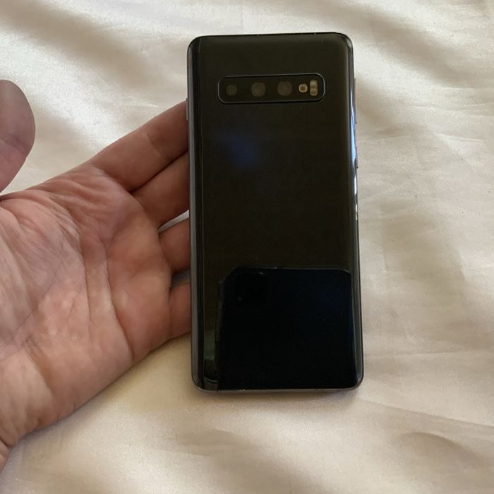 Флагман Samsung S10. 8/128GB. 2 sim, Европеец. В идеале !
