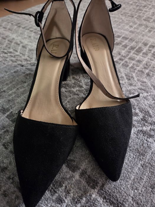 Buty wizytowe na obcasie