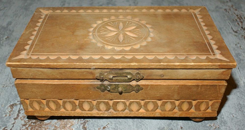 Góralska szkatułka z czasów PRL