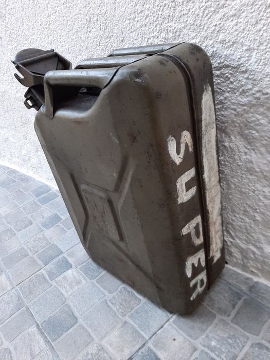 Jerrican militar de combustível