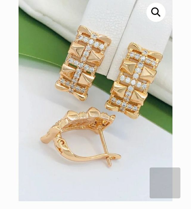 Сережки медичний сплав медичне золото