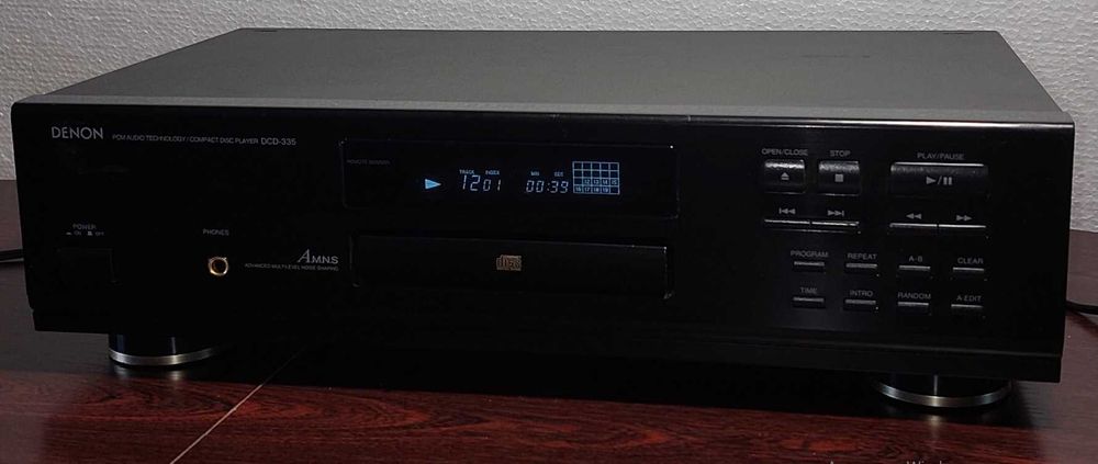 CD програвач Denon DCD-335