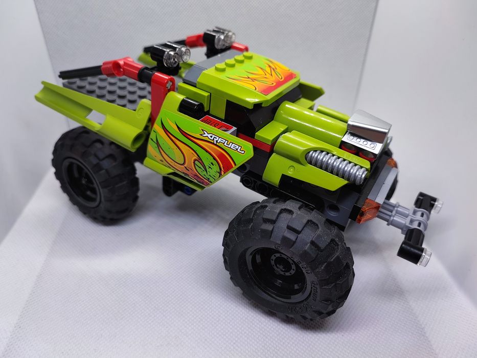 LEGO® 8137 Racers - Booster Beast + 8141 Racers - Off Road Power