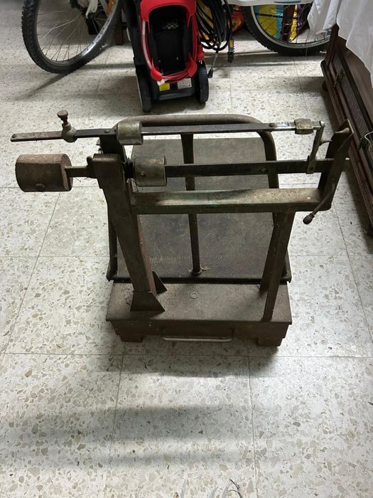 Balança antiga em ferro