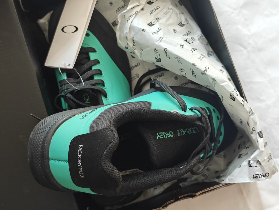 Nowe buty MTB 42 Oakley Factory Pilot Drift RC na platformy czarne jak pro freerider