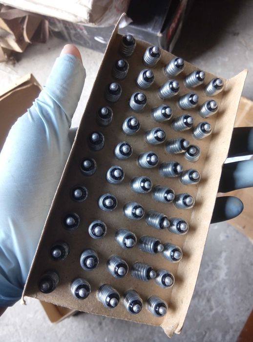 Лампы, светильники,  сигнальная арматура, панели. патроны разные