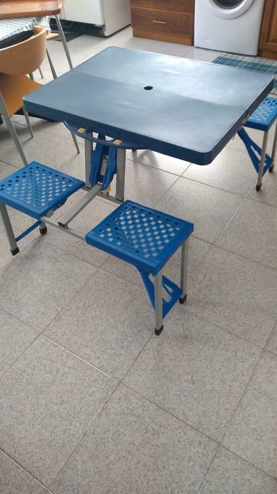 Mesa de campismo/piquenique rebatível com 4 bancos, como NOVA!