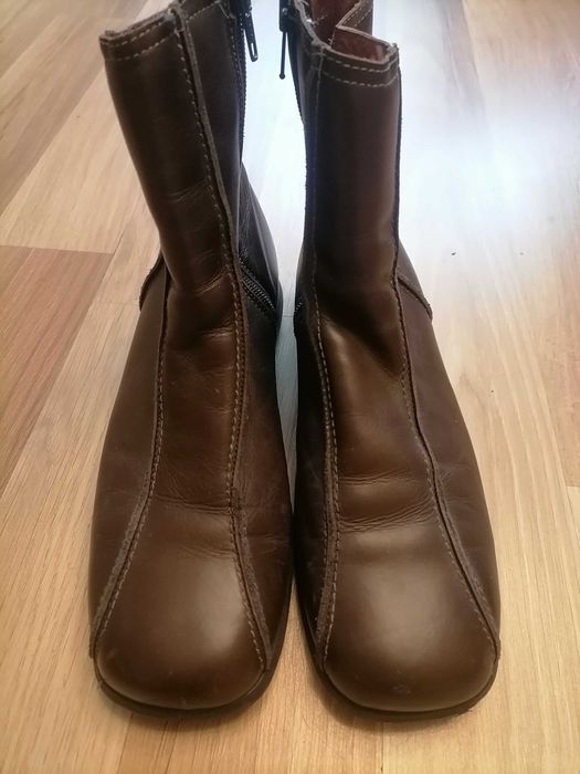 Skórzane brązowe kozaki 41