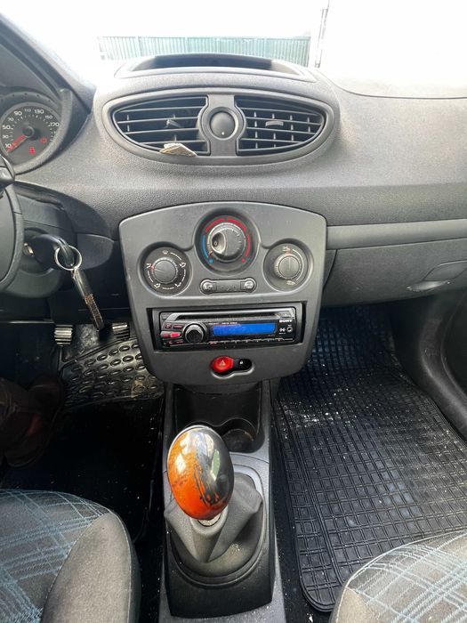 2008 Renault clio comercial