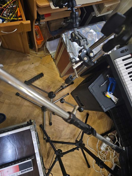 Стійки під клавіші. під ноти, мікрофонні... Стан відмінний. Нові. ...