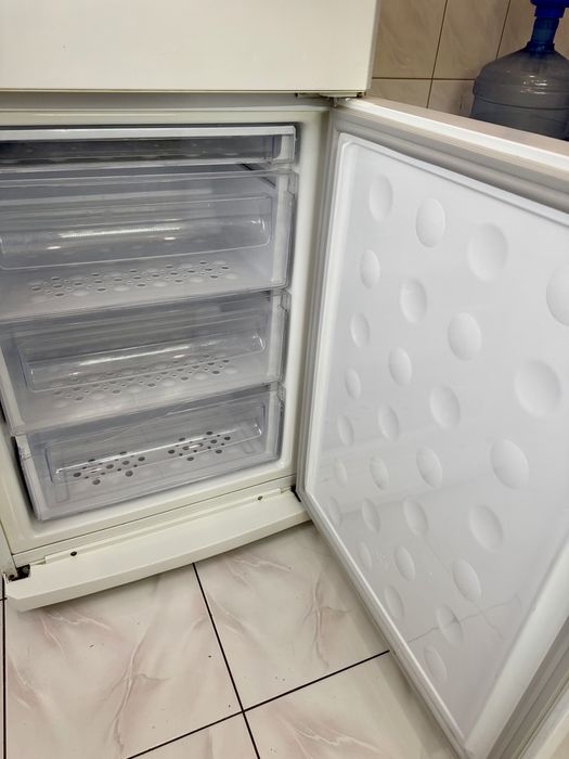 Холодильник No Frost Samsung RL50RECSW
