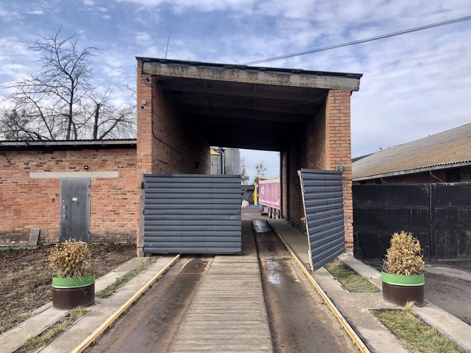 Промислово-аграрний комплекс 5 395 м² | 4,65 га | 500 кВт | Вереси