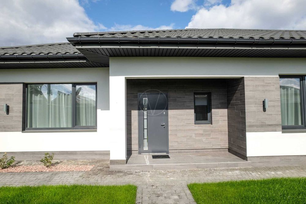 Продаю будинок 182 кв.м. з ремонтом та виходом на озеро, КМ Міжріччя