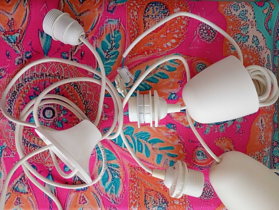 Cabos e bases para candeeiros de teto