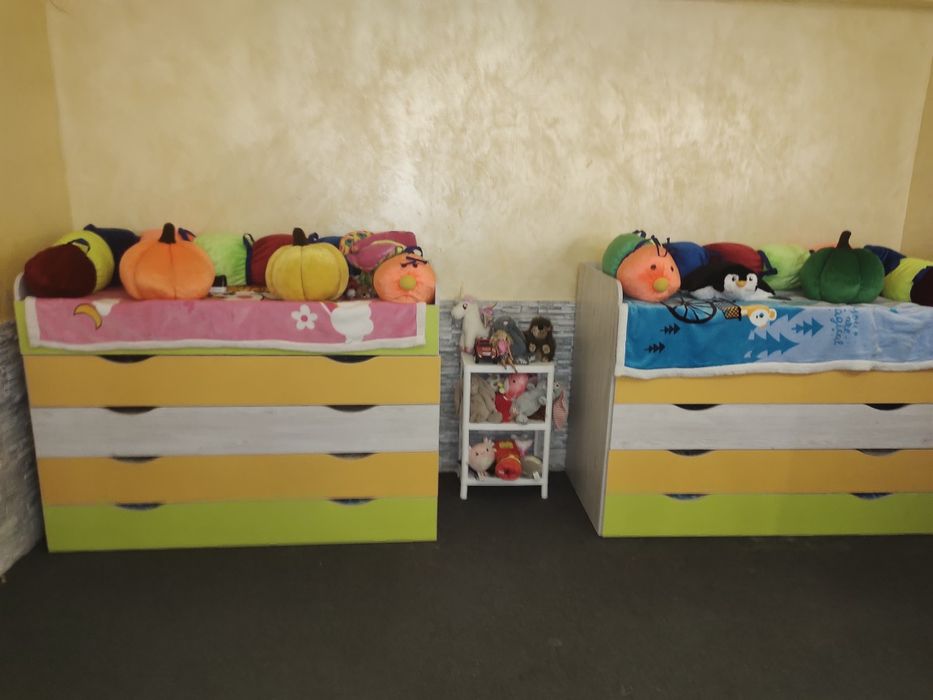 Продається комплект меблів для дитячого садка / дитячого центру