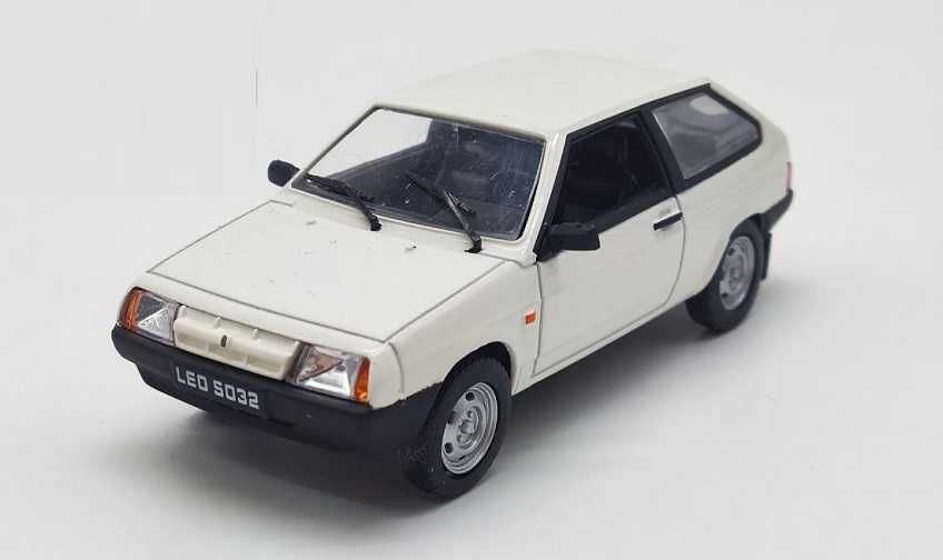 Машинки в масштабі 1/43