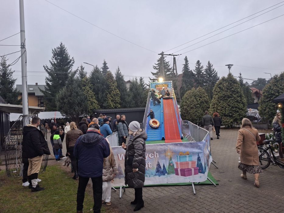 Karuzela wenecka kolejka snowtubing wiedeńska świąteczna