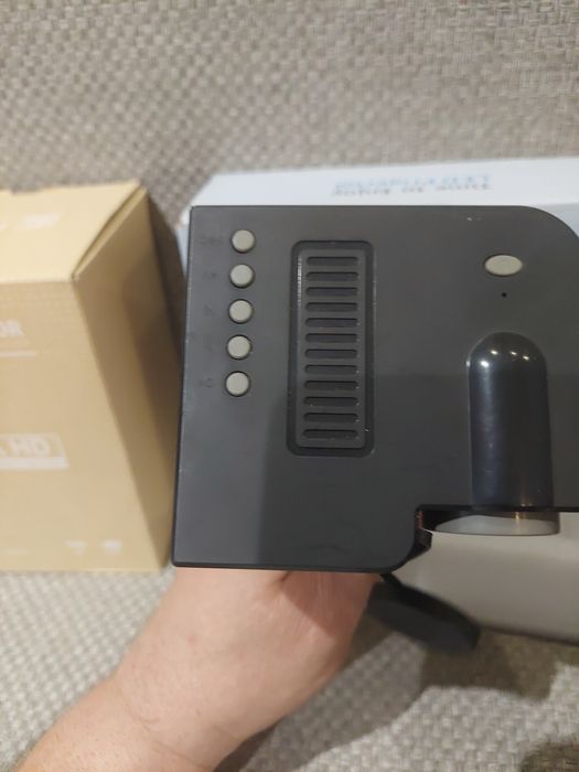 Продам  проєктори.