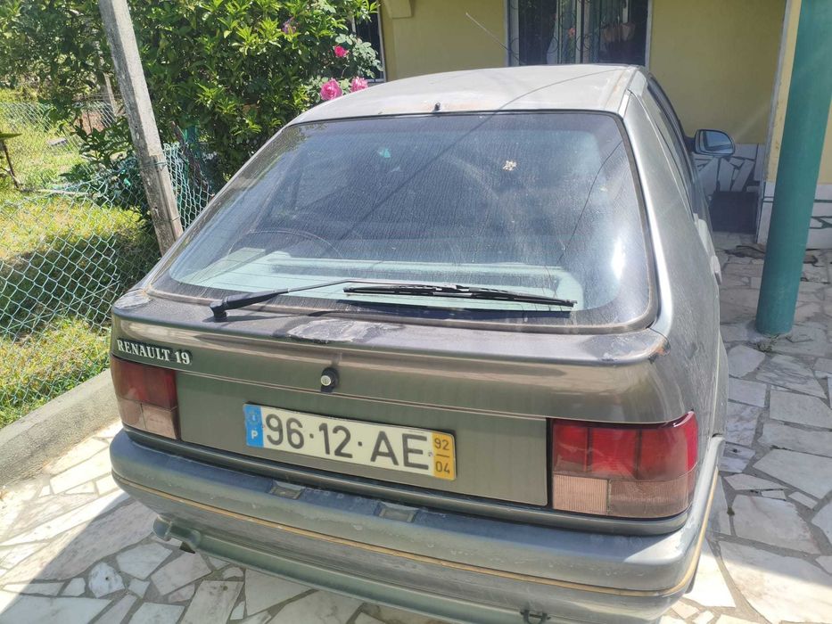 Renault 19 TR (1992) – Ideal para Projeto, Peças ou Carro de Trabalho – 500€