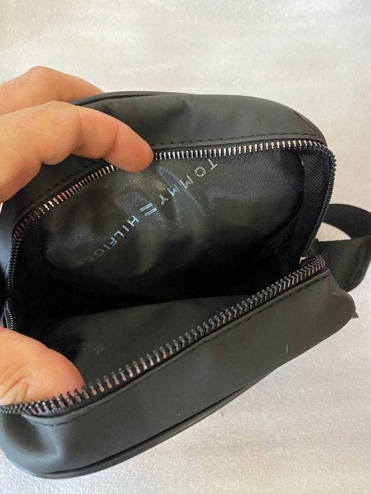 Сумочка  Tommy Hilfiger . Мужская сумка. Сумка через плечо.