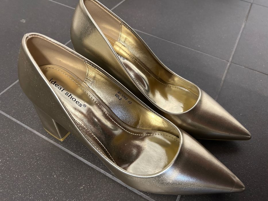 Buty na obcasie 40