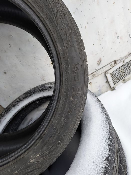 Шини Nokian 275/45 R21