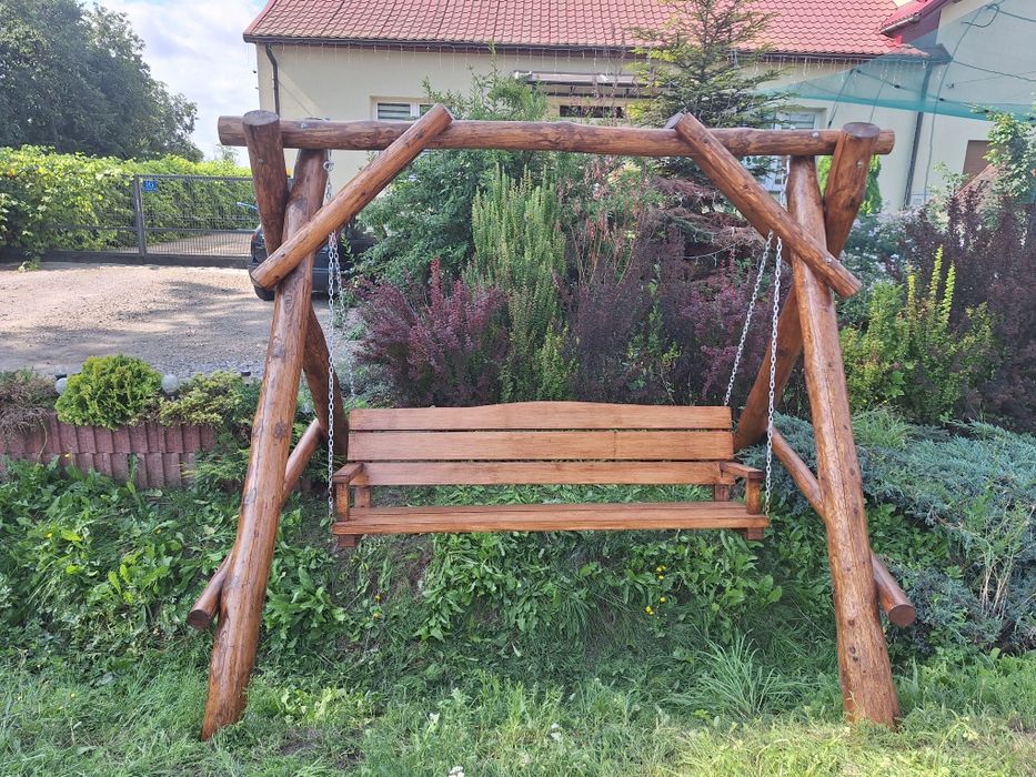 Huśtawka ogrodowa drewniana