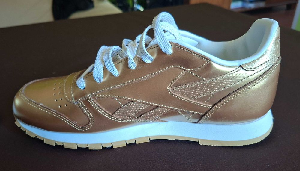 Buty sportowe Reebok Classic Leather BS8944 rozmiar 37, wkładka 24 cm
