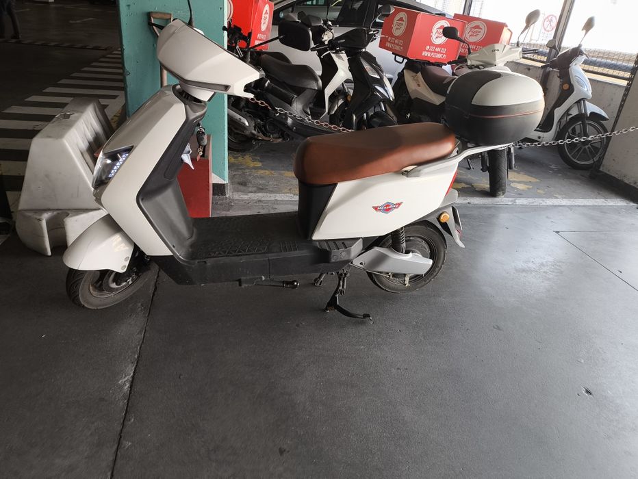 Moto electrica city batería litio 60 v 30 ah