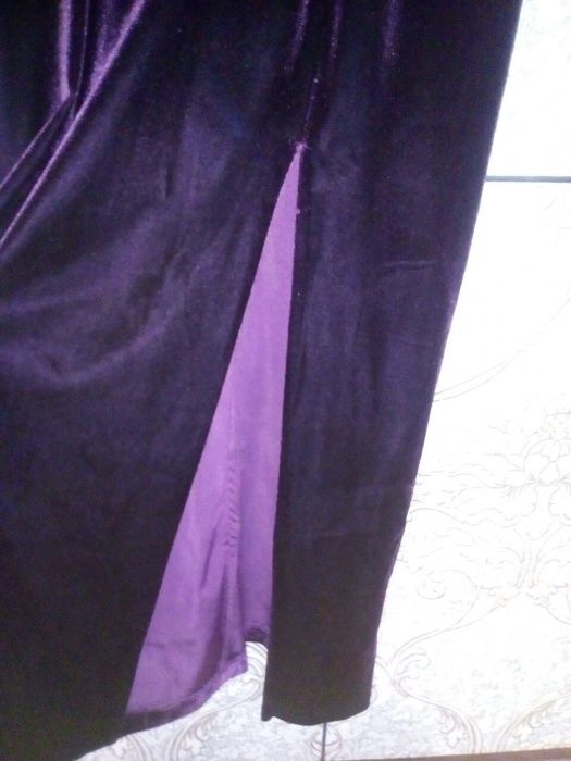 Продам платье женское.