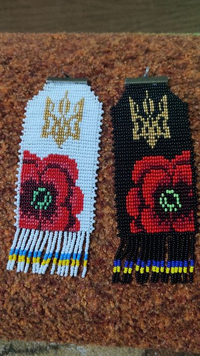 Патріотичні підвіски в авто