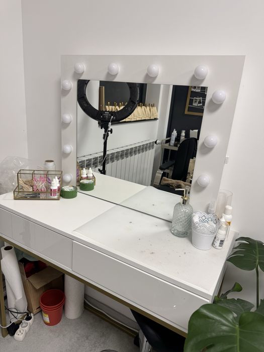 Toaletka z lustrem led