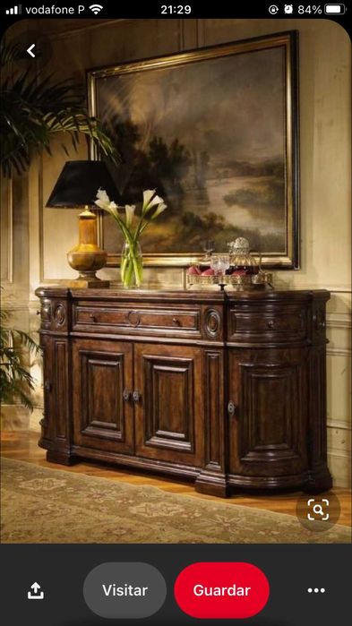 Móvel Hall, Talhado à mão