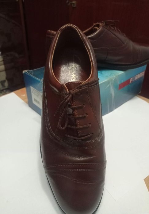 Продам кожаные туфли Clarks