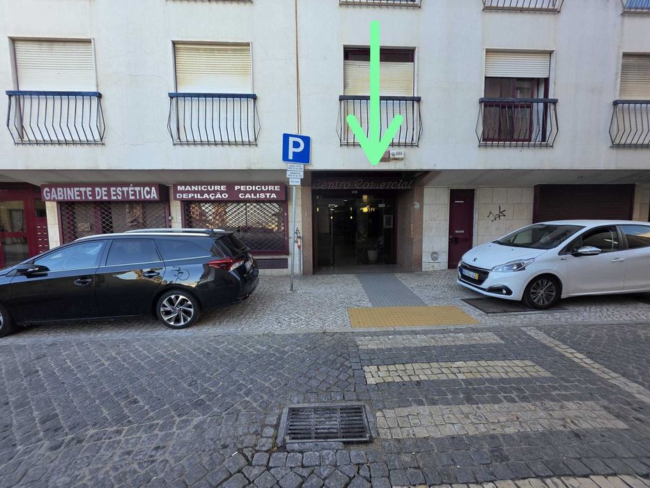 Loja para arrendar na Póvoa de Santa Iria — 20 m², perto da estação