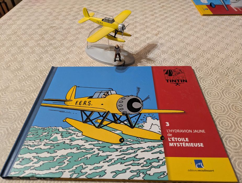 En Avion Tintin 3- L Hydravion Jaune L Etoile Mysterieuse