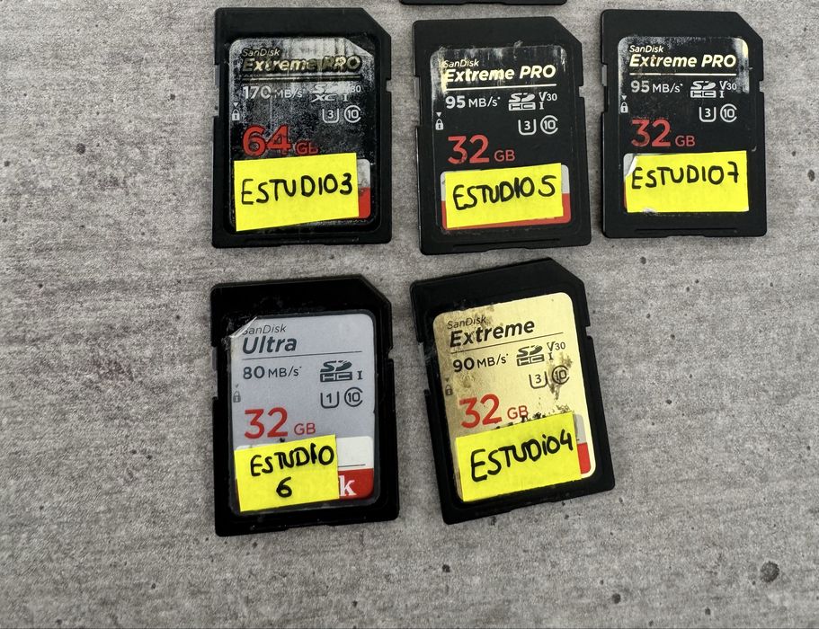 5 cartoes memorias SD - Sandisk v30