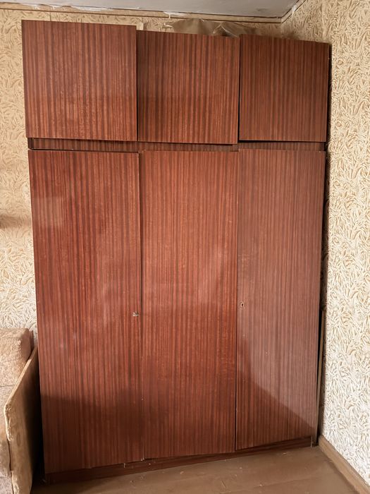 Безкоштовно віддам меблі