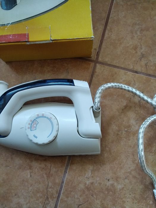 Żelazko małe turystyczne