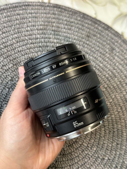 Продам комплект фототехніки Canon фотоапарат, обʼєктиви, спалах, перехідник
