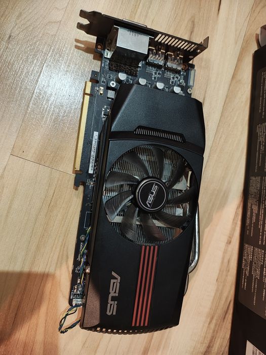 ASUS Radeon HD 6870 DirectCU 1GB GDDR5 – sprawna, BOX