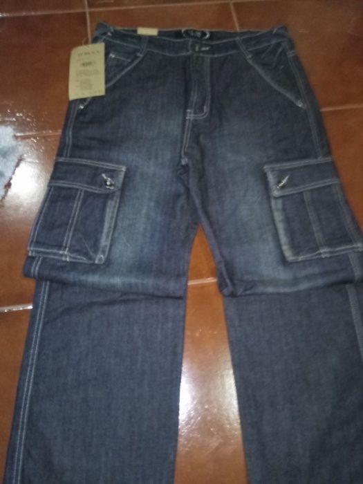 Camisolas Casacos Calças Camisas Levi's Mike Davis Salsa Marlboro