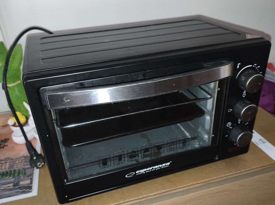 Mini Piekarnik na prąd