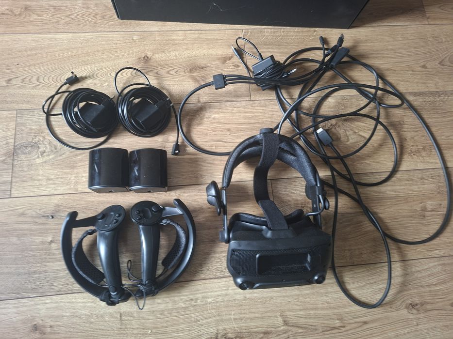 Sprzedam valve index używany