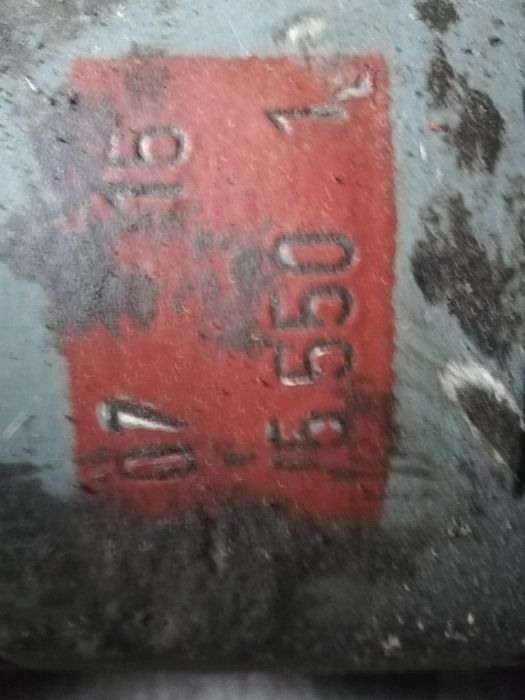 Starocie stary siłownik hydrauliczny-CIEZKI