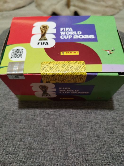 Caixa selada com 100 carteiras ainda
