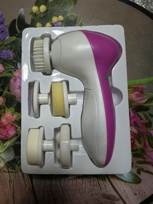 5-in-1 cleansing brush