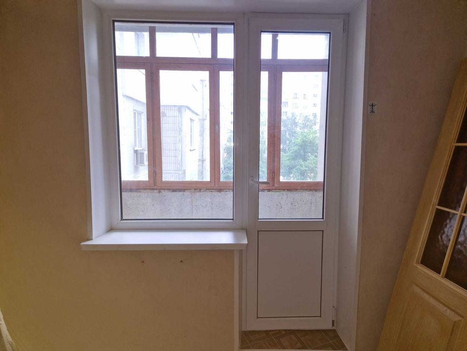 Продаж металопластикових балконних блоків (вікно +двері), вікон